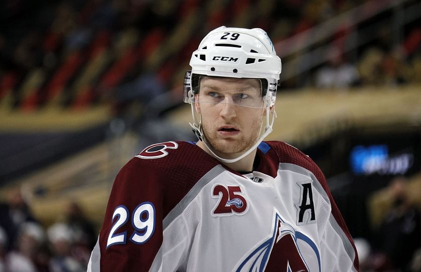 What is Nathan Mackinnon's Weight?