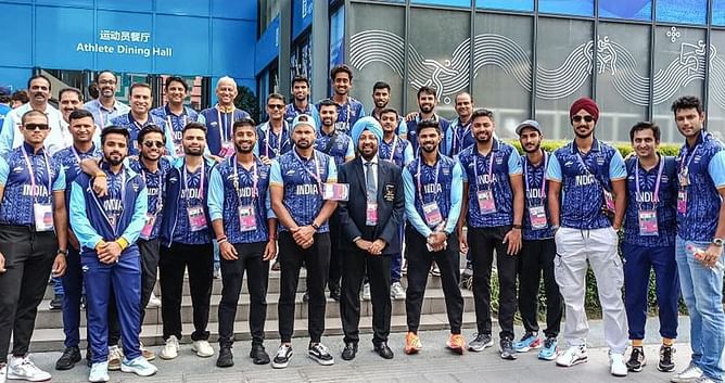 Asian Games 2023 : भारतीय क्रिकेट टीम पहुंची एथलीट विलेज, बीसीसीआई ने खास तस्वीरें साझा कर दी जानकारी
