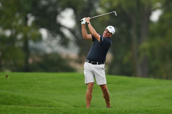 “There's a lot more players that want to come” - Phil Mickelson confident that PGA and DP World Tour players Will flock to LIV Golf in 2024