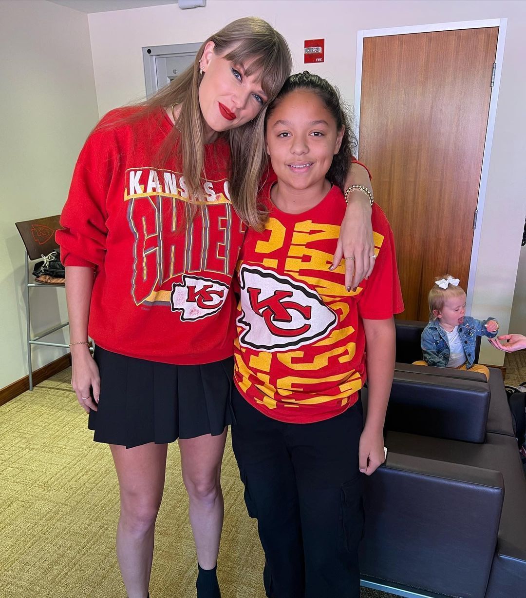 Mahomes' other half-sister Mia Randall posing with Taylor Swift