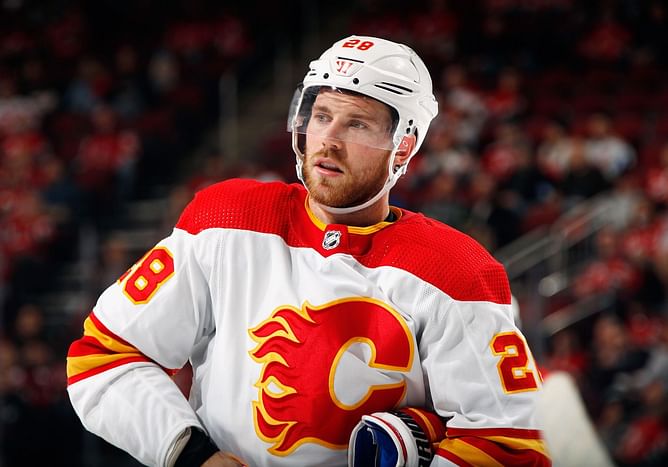 NHL Trade Rumors: Insider speculates Elias Lindholm's contract extension figure offered by Flames