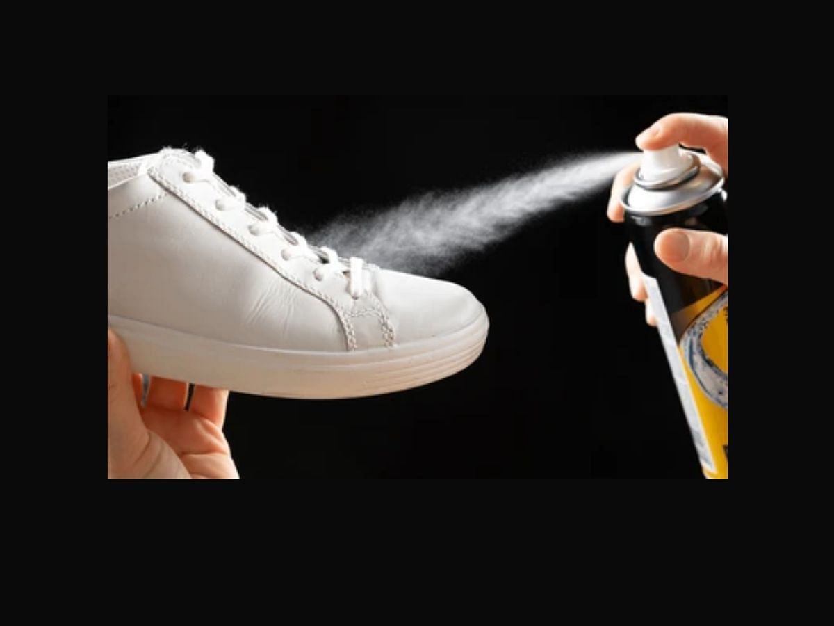 Sprays for stretch out footwear ( image via Shutterstock)