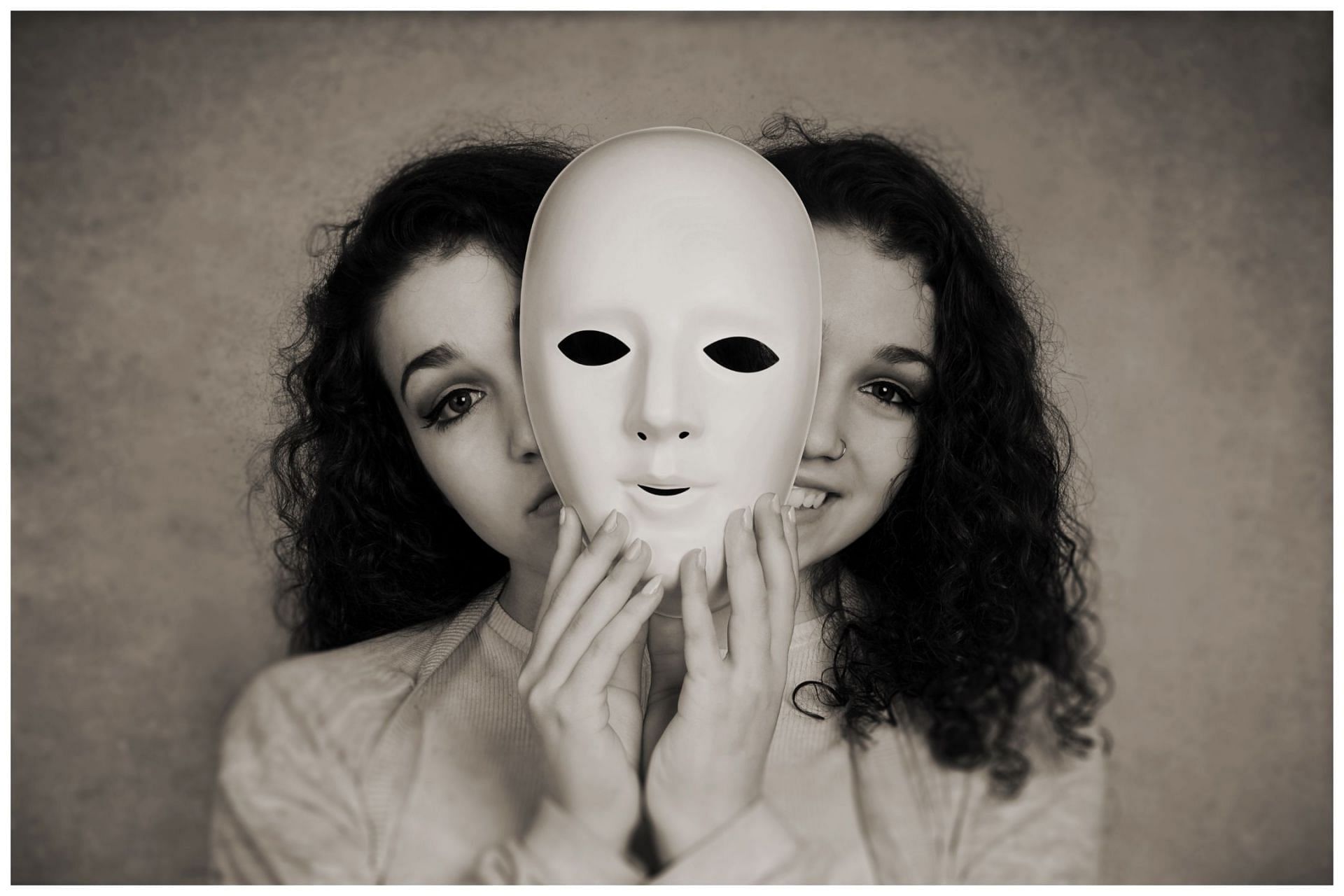 Hollow mask illusion can detect schizophrenia (Image via Vecteezy/Axel Bueckert)