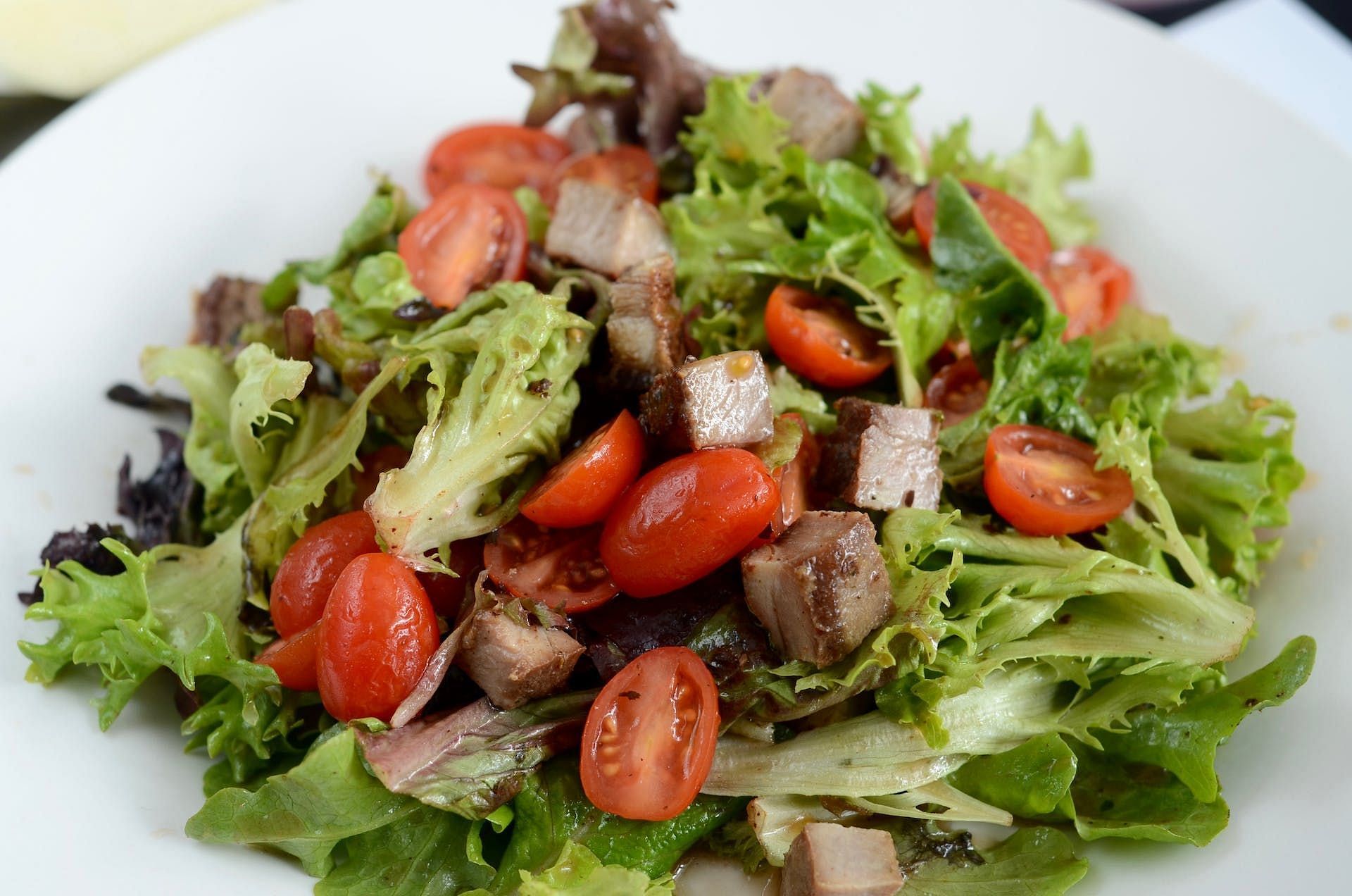 Turkey and veggie salad. (Image credits: Pexels/ Ronmar Lacamiento)