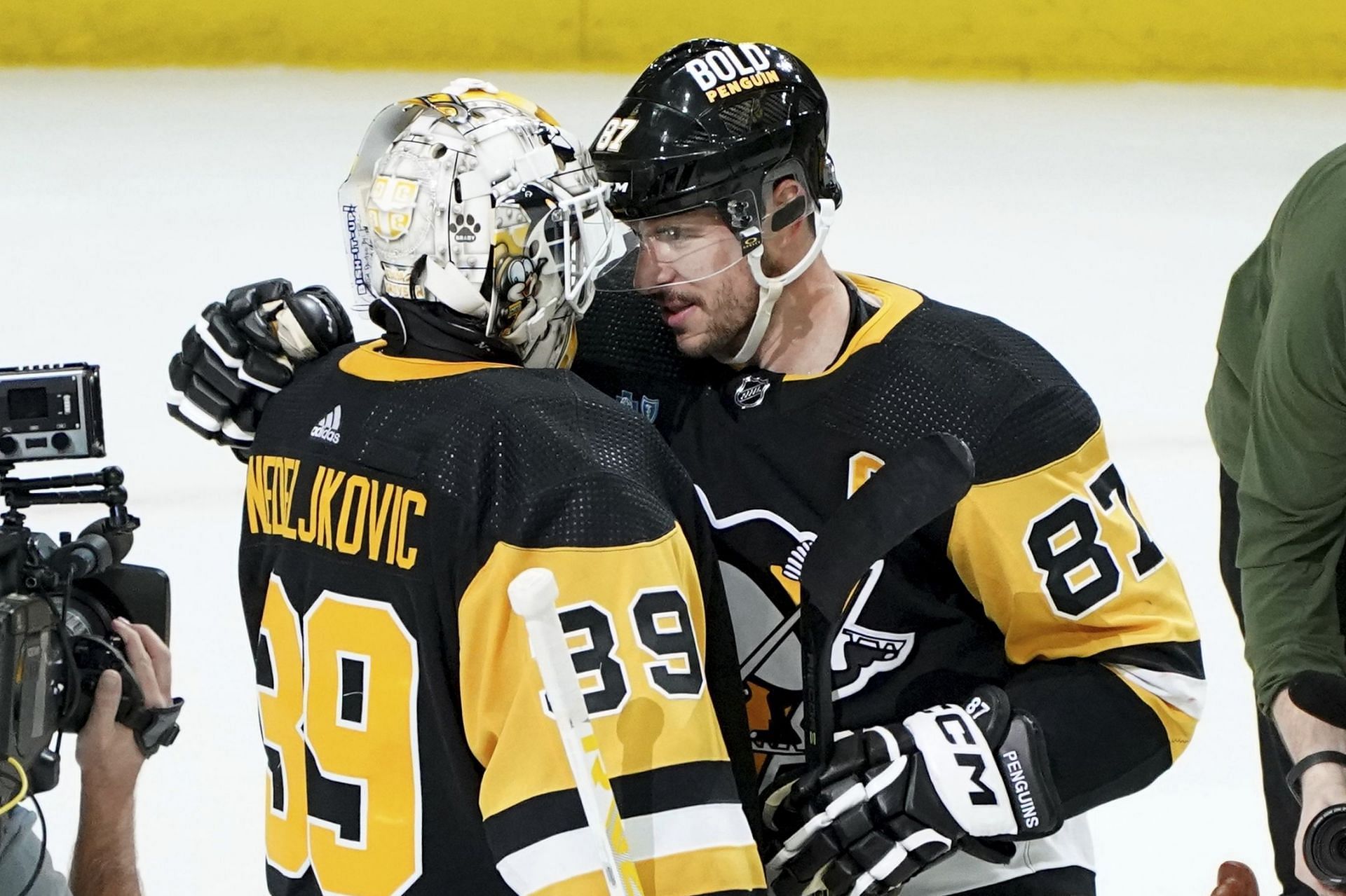 NHL Thanksgiving Showdown: ﻿Pittsburgh is 9-8