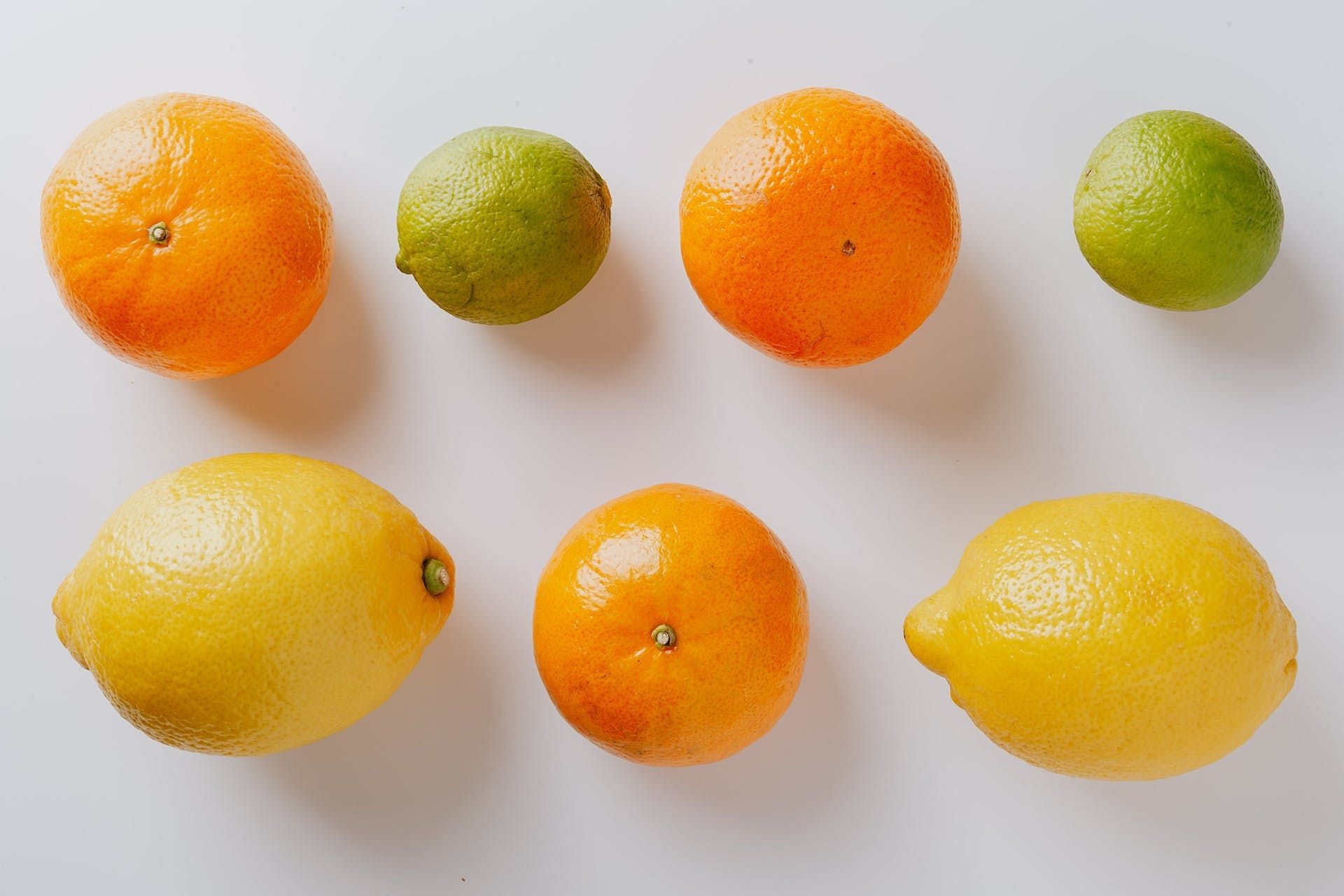 Frequent consumption of citrus fruits can damage teeth. (Image via Pexels/Karolina Grabowska)