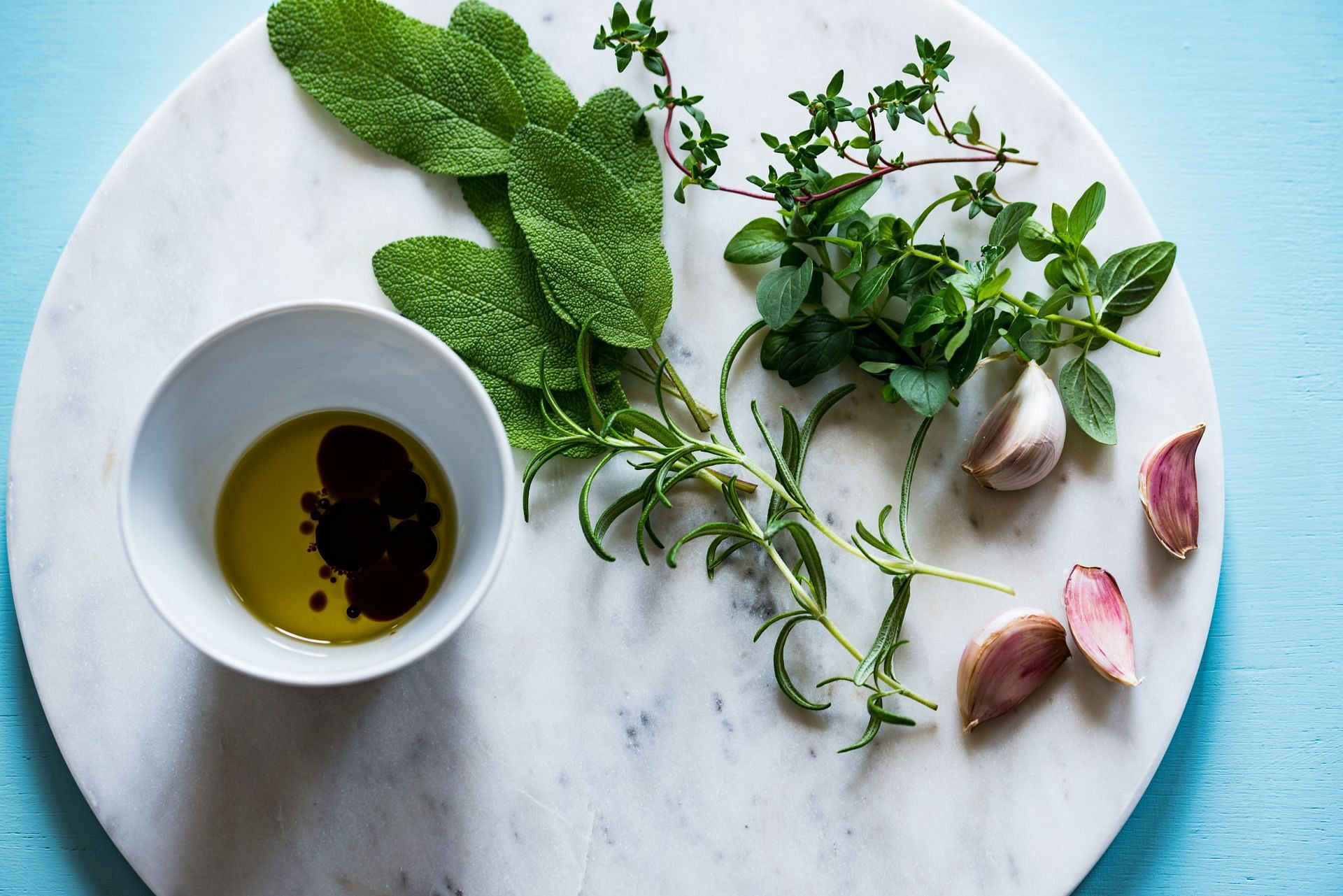 Virgin olive oil (Image via Unsplash/Joanna Kosinska)