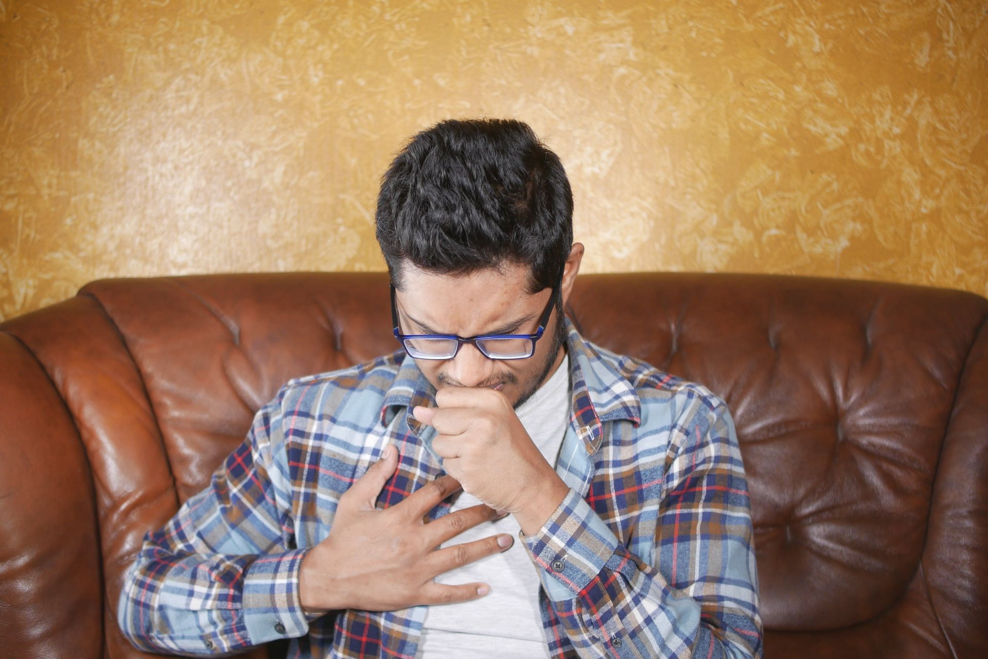 Coughing is the common symptom of TB. (Image via Pexels/ Towfiqu Barbhuiya)