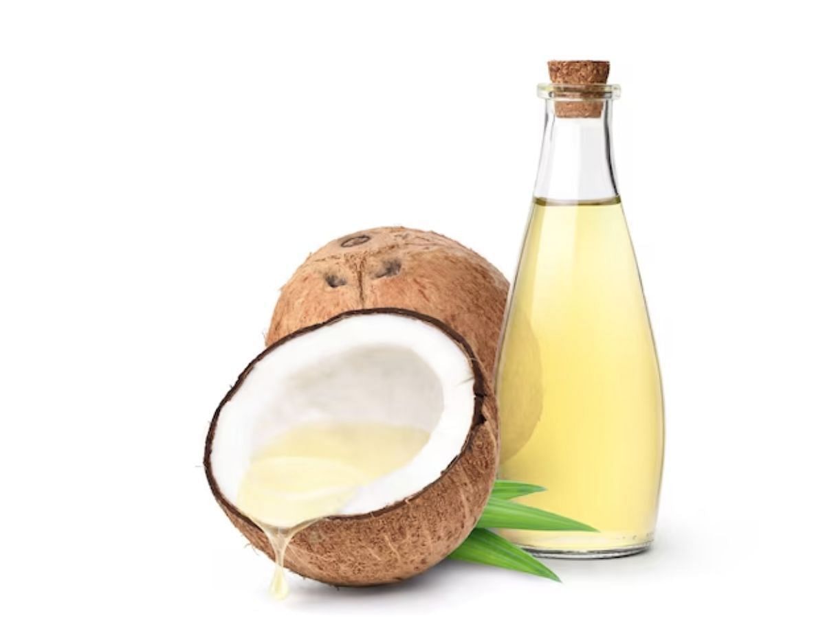 Coconut Oil (Image via Freepik)