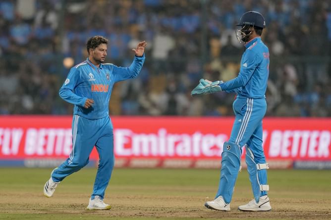 CWC 2023: फैन ने साझा किया डिलीवरी बॉय के नाम वाला स्क्रीनशॉट, कुलदीप यादव ने पूछा मजेदार सवाल
