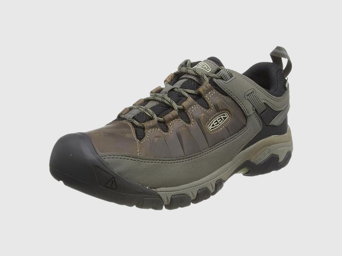 The Keen men&#039;s Targhee 3 low-height hiking shoes(Image via Amazon)