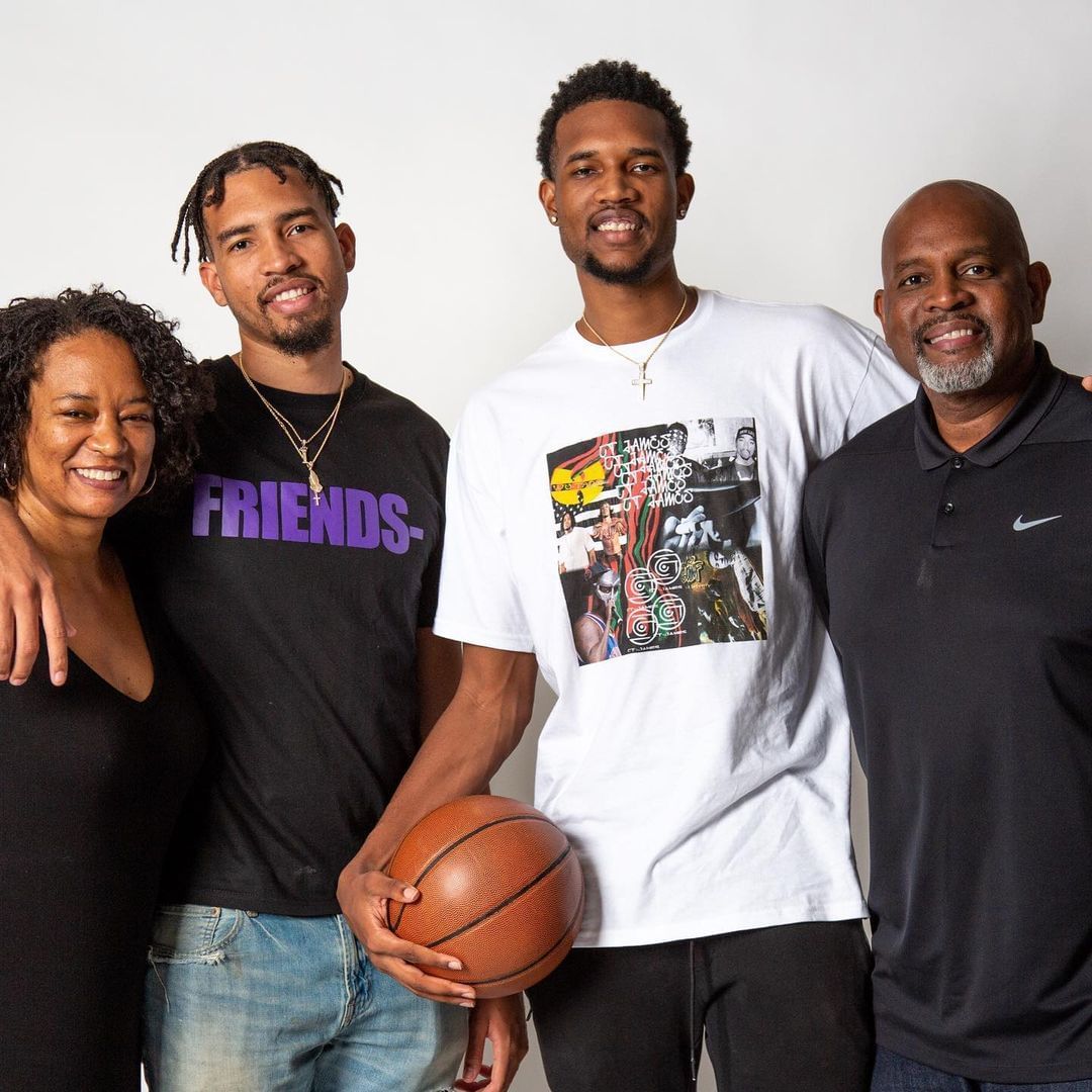 Who are Evan Mobley's siblings?