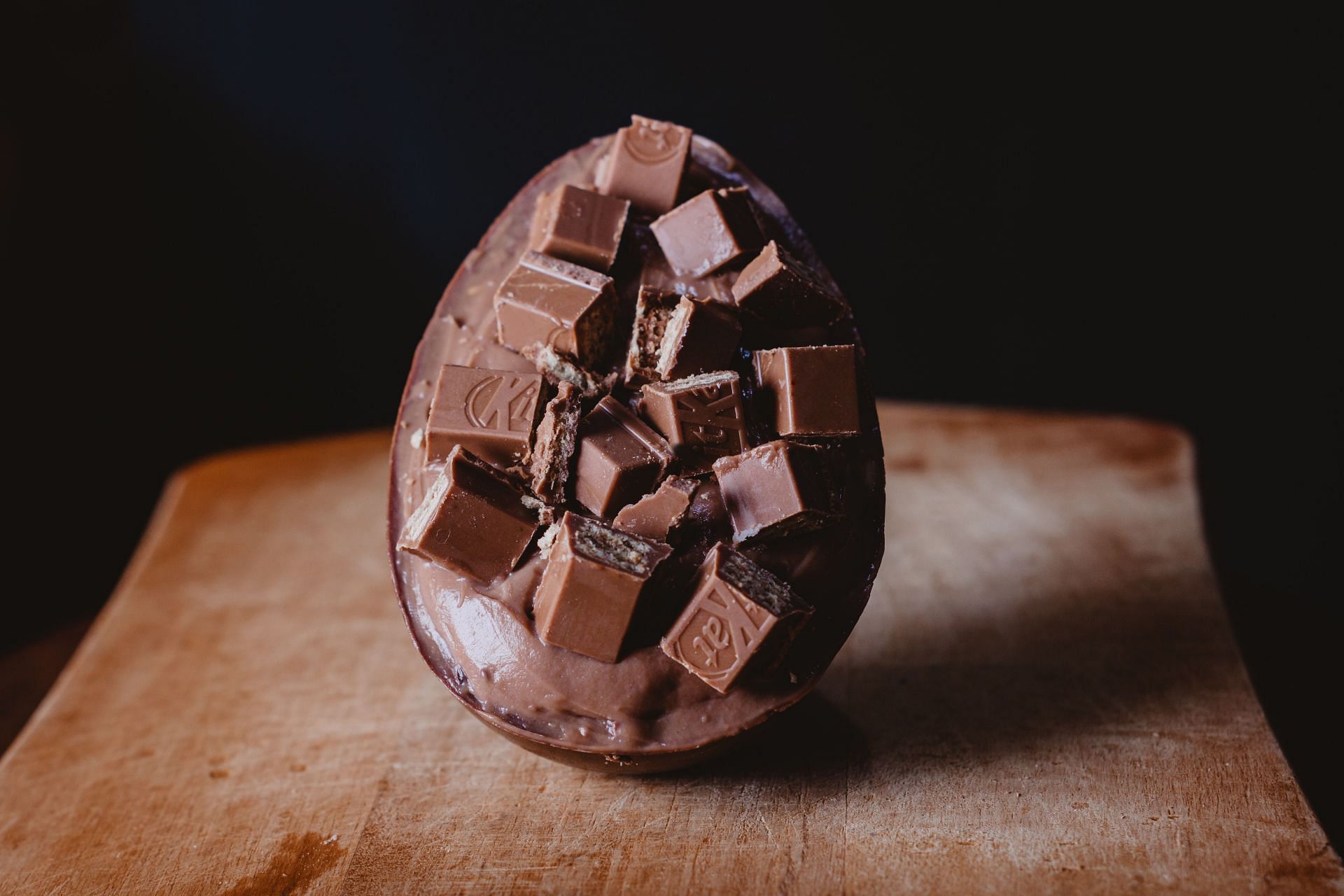 Chocolates for breakouts (image sourced via Pexels / Photo by Jakson)