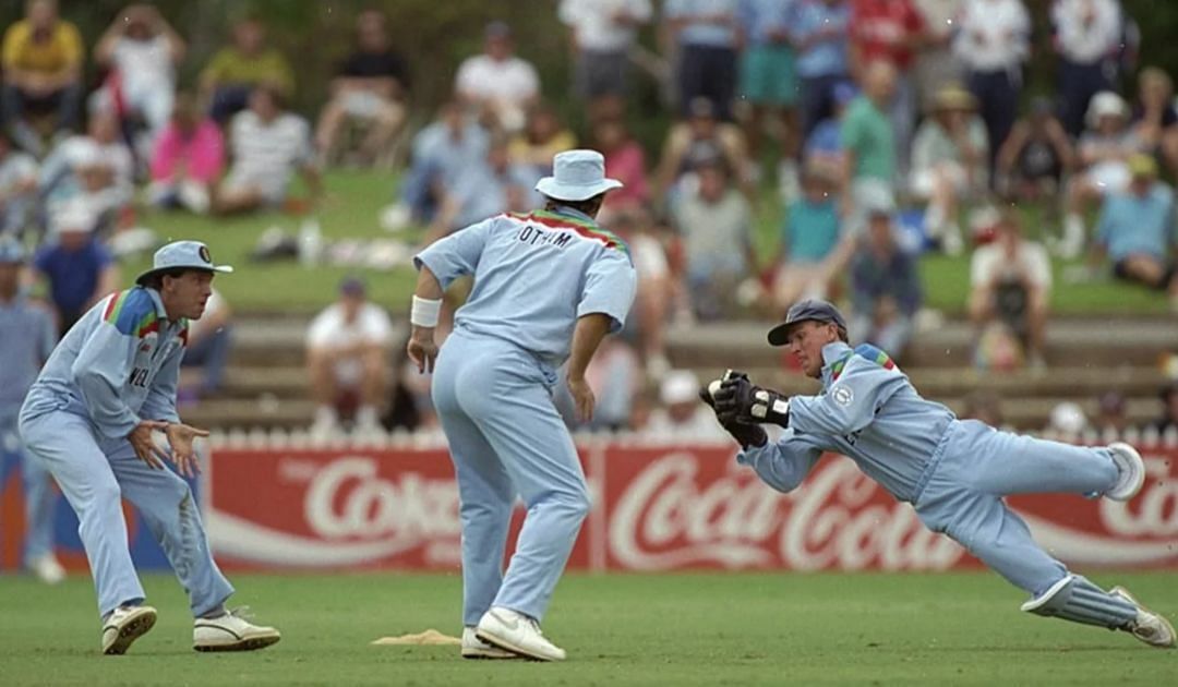 England players vs Pakistan at the 1992 World Cup [Getty Images]