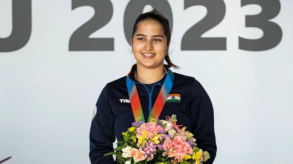 Rhythm Sangwan with her medal (Image Credits: Olympics.com)