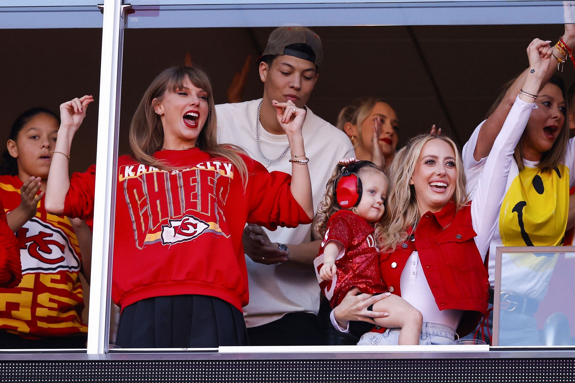 Brittany and Taylor Swift at the Los Angeles Chargers v Kansas City Chiefs game