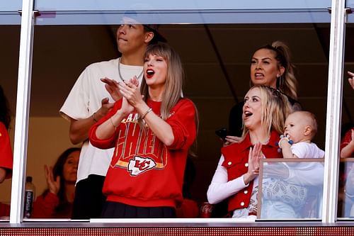 Taylor Swift at Los Angeles Chargers v Kansas City Chiefs