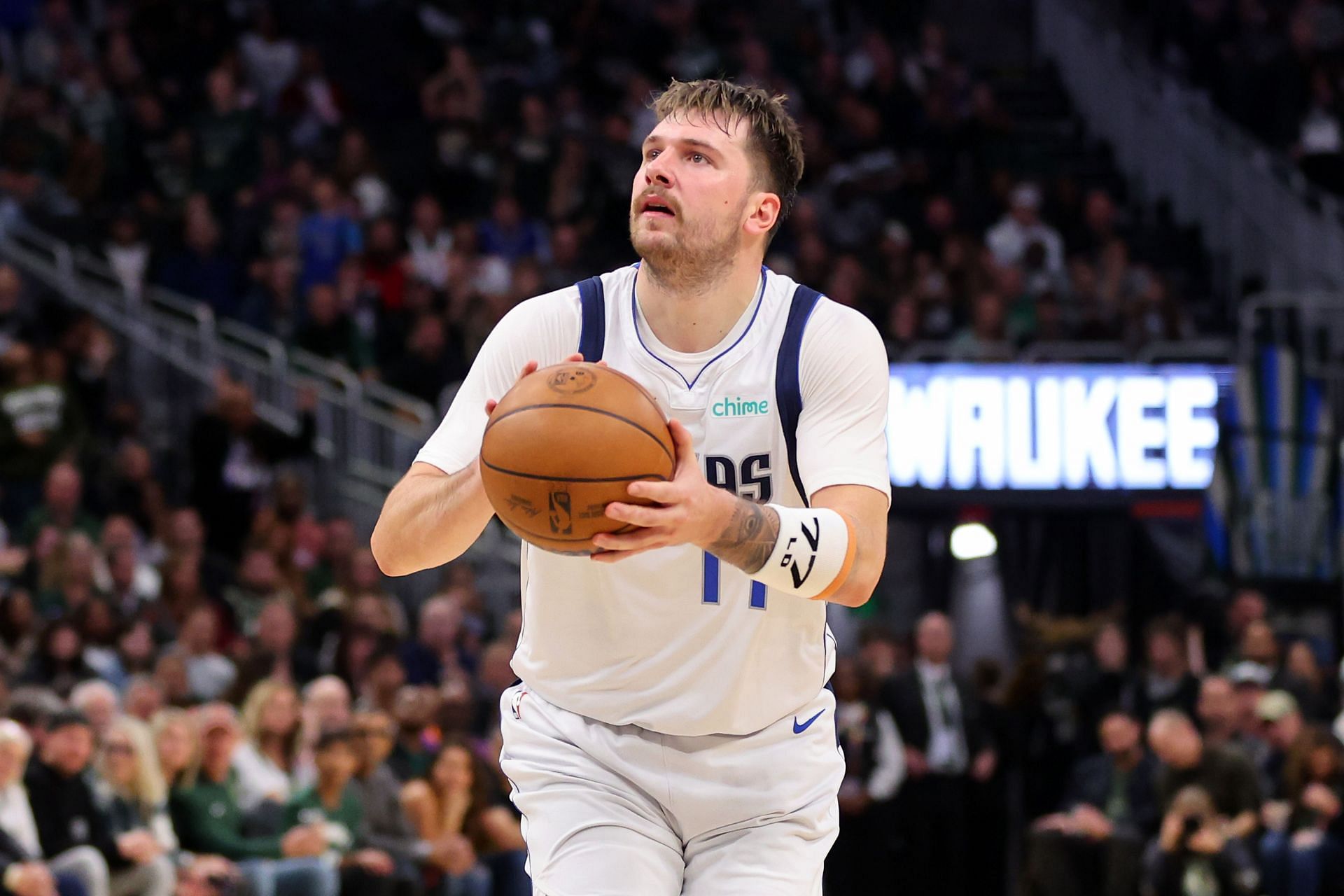 Luka Doncic, Top Mavericks Players to Watch vs. the Rockets - November 28