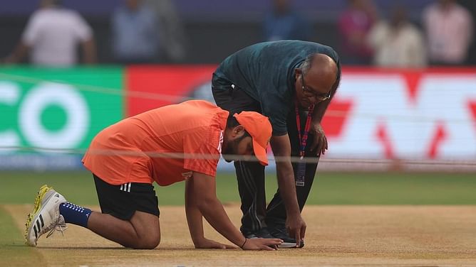 "All those morons who were saying the pitch has been changed, shut up" - Sunil Gavaskar lashes out at naysayers over pre-match chatter