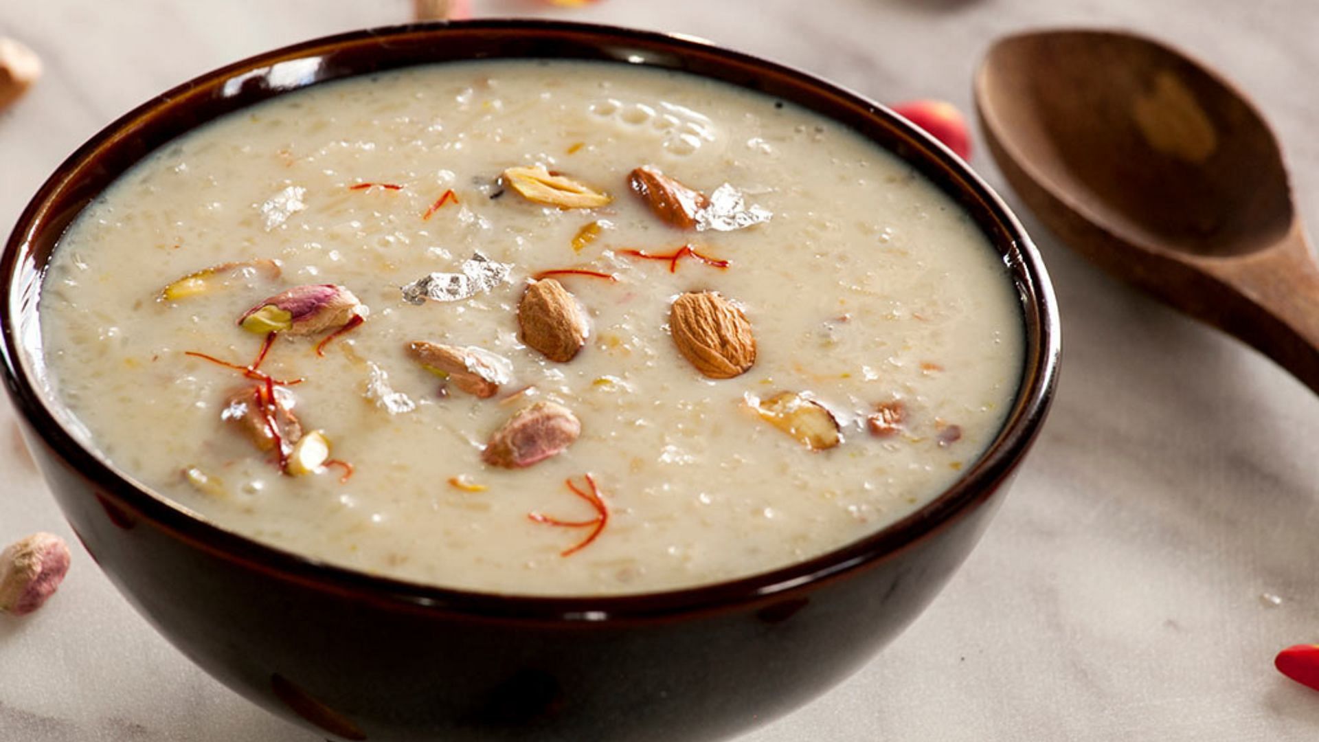 Top 5 Health Benefits Of Eating Gur Ki Kheer!