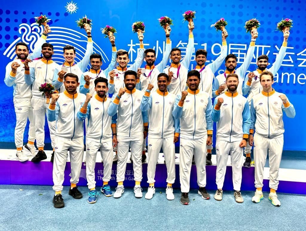 The men&#039;s team after winning the silver, Image Courtesy- Twitter