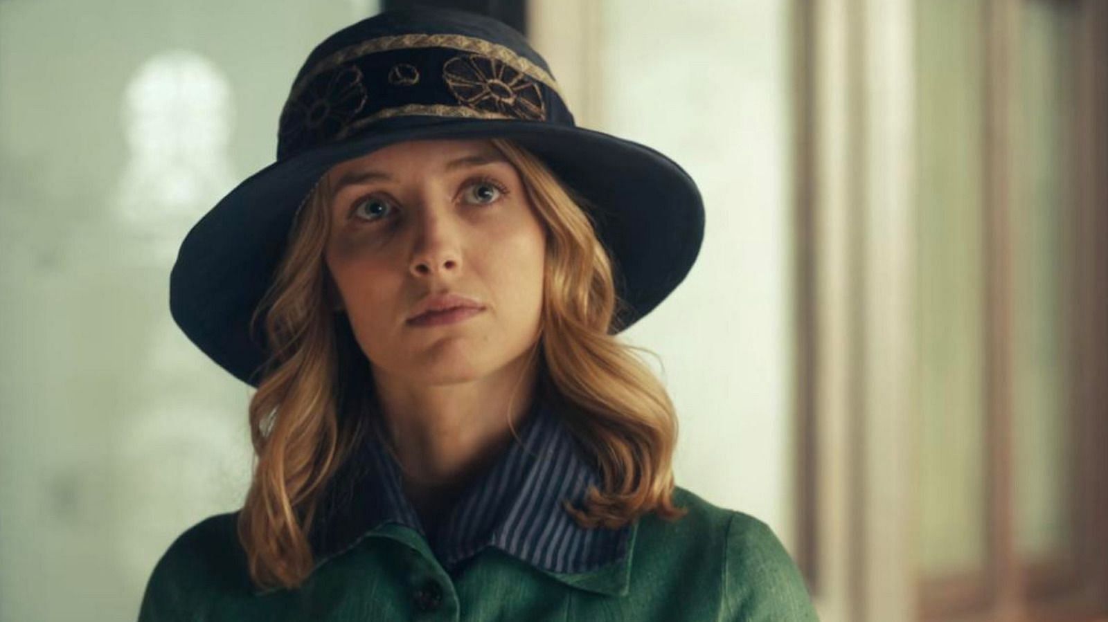 Grace Burgess - Annabelle Wallis