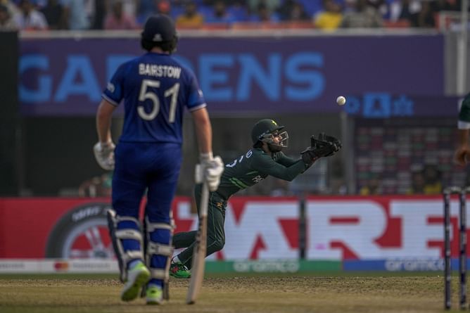 [Watch] Mohammad Rizwan takes a brilliant catch to dismiss Dawid Malan during PAK vs ENG 2023 World Cup clash