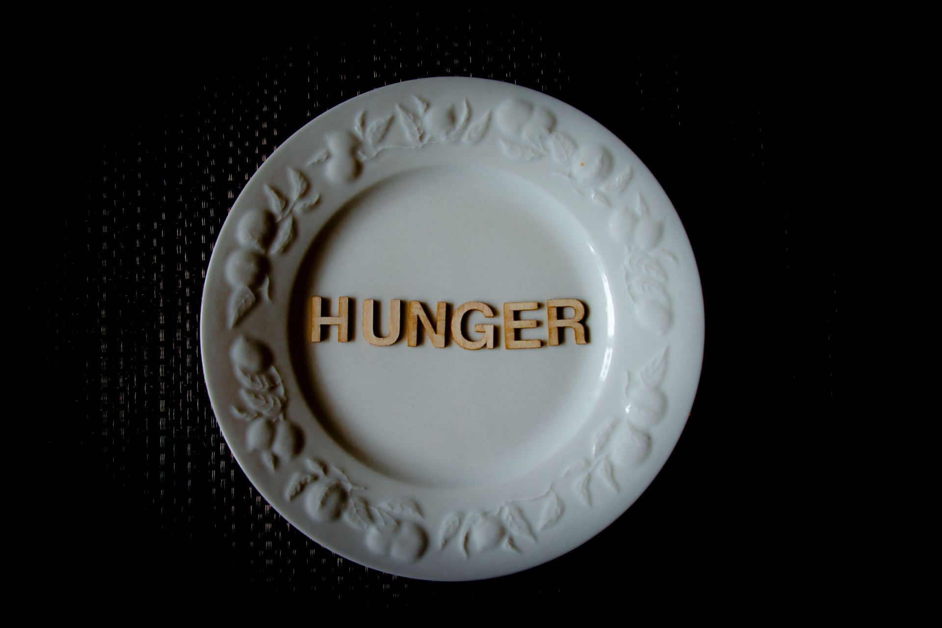 Reasons for sudden hunger (Image via Unsplash/Siegfried P)