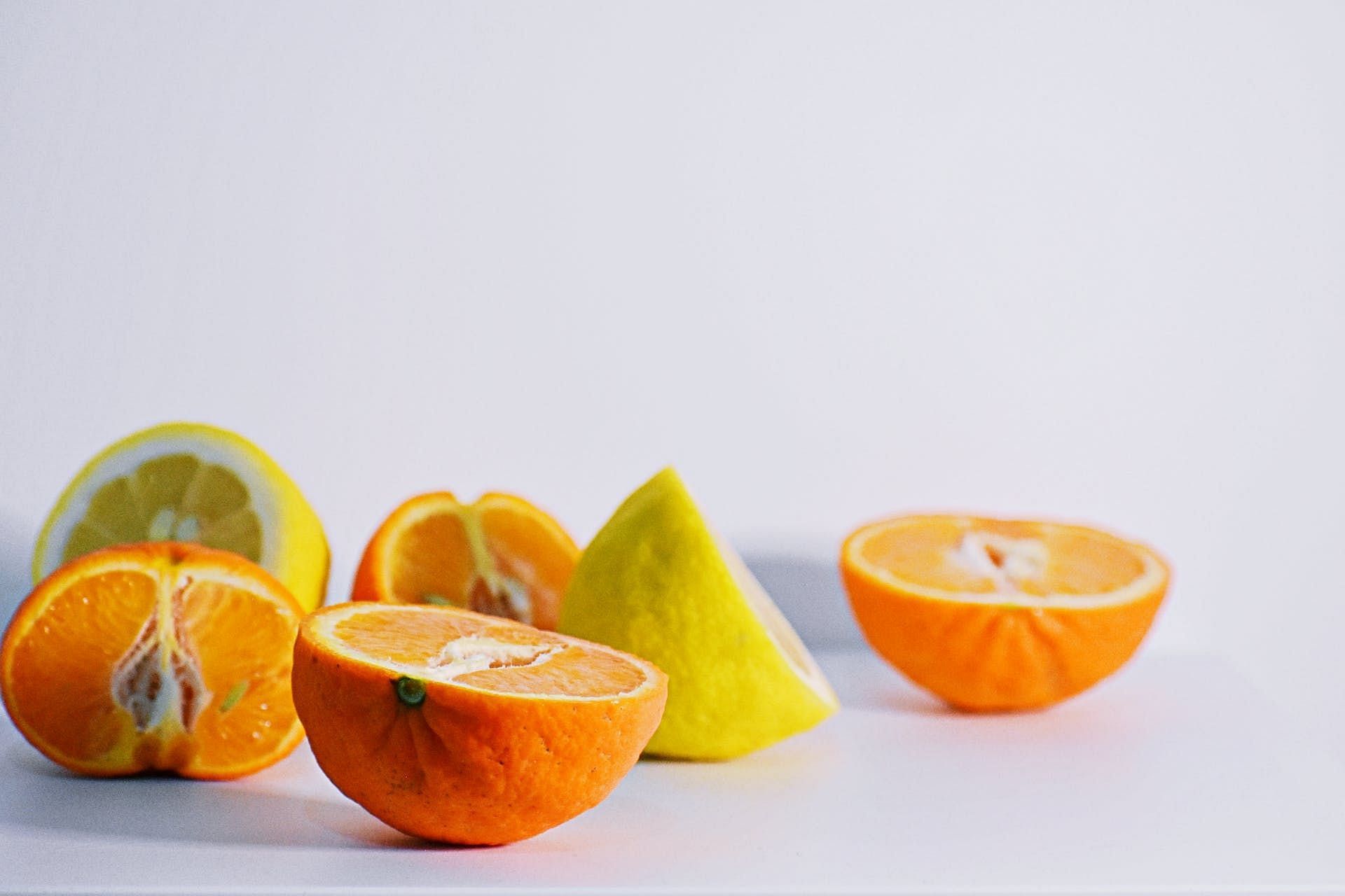 Citrus fruits are high in vitamin C. (Image via Pexels/Dids)