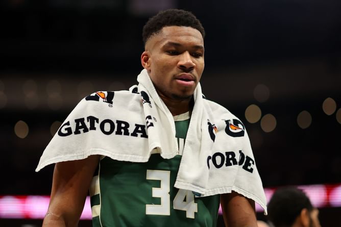 Milwaukee Bucks (Nov 30): Latest update on Giannis Antetokounmpo and Damian Lillard's availability