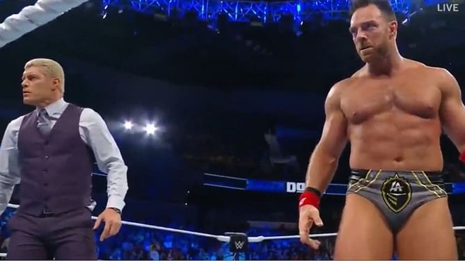 WWE SmackDown में Bloodline मेंबर की शिकस्त के बीच Roman Reigns के 2 दुश्मन आए साथ और उनके भाइयों को भागने पर किया मजबूर