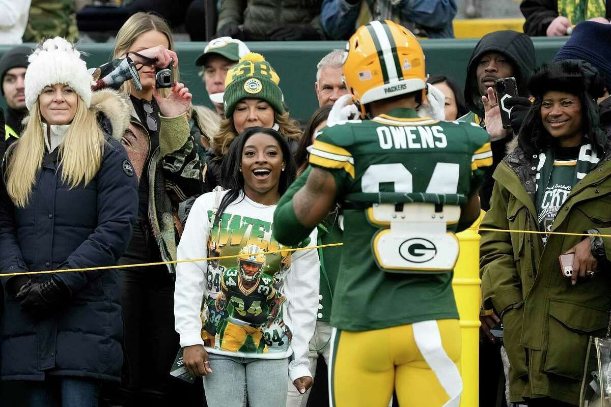 Simone Biles praises the Green Bay Packers for their hospitality