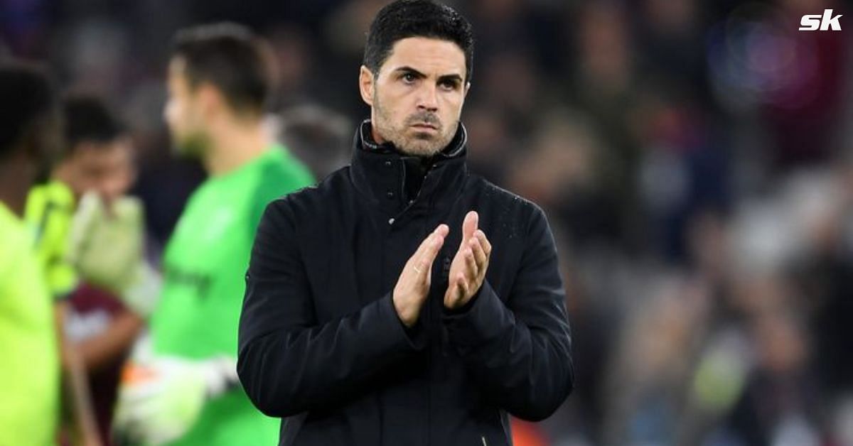 Arsenal manager Mikel Arteta looks on