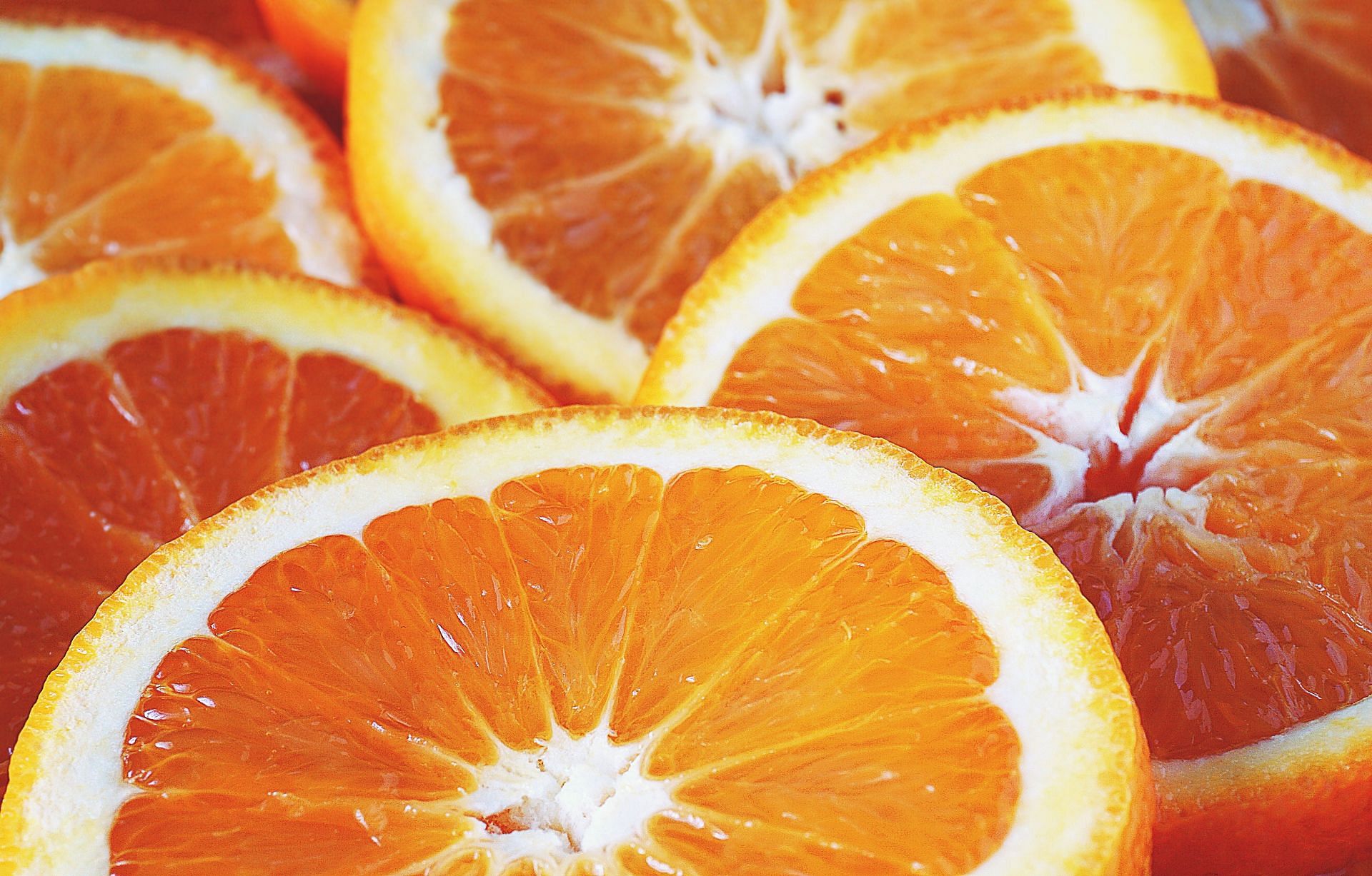 Oranges as brain foods (image sourced via Pexels / Photo by suzy)