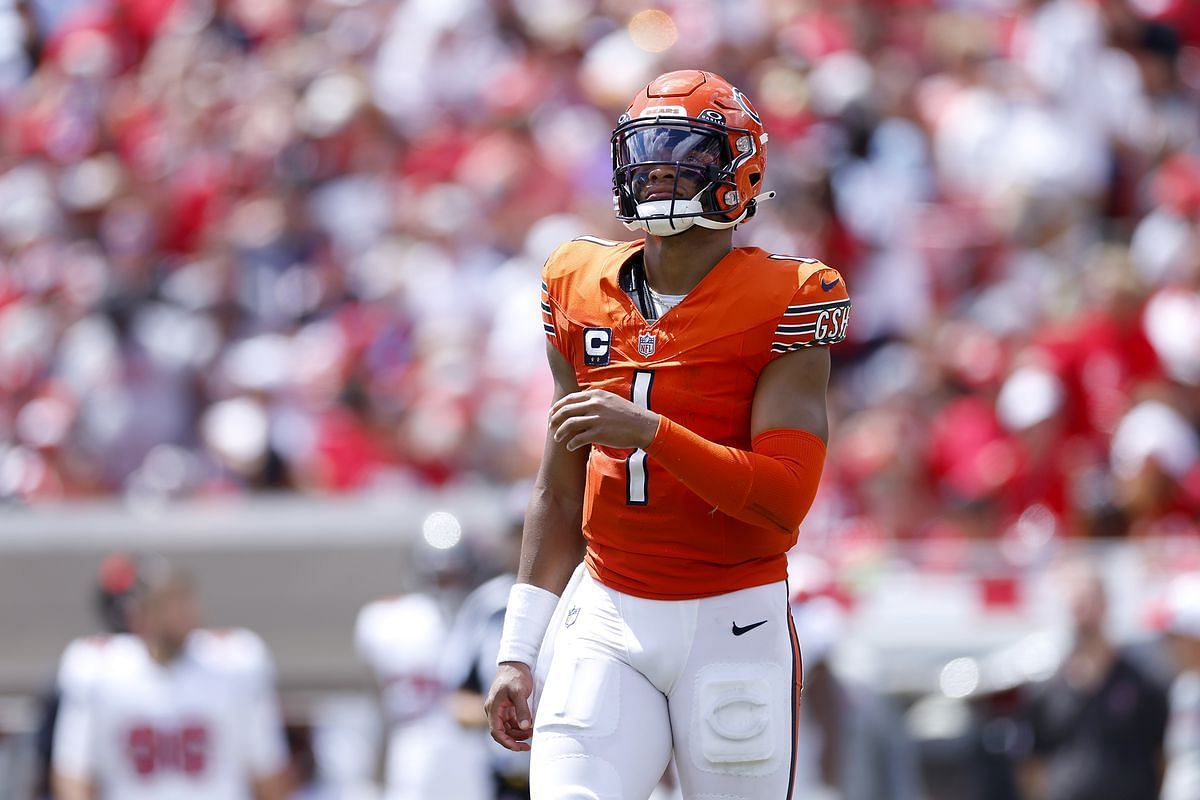 Chicago Bears QB Justin Fields is doubtful to play in Week 10 of the 2023 NFL season