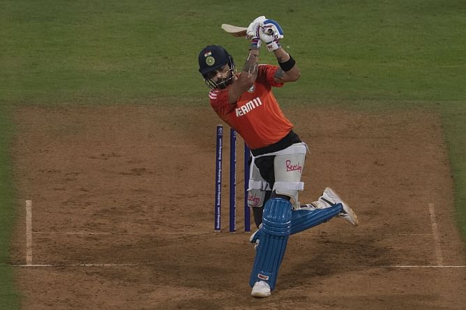 "I think Virat will have a plan" - Aaron Finch on Virat Kohli's potential battle with Mitchell Santner in IND vs NZ 2023 World Cup semi-final