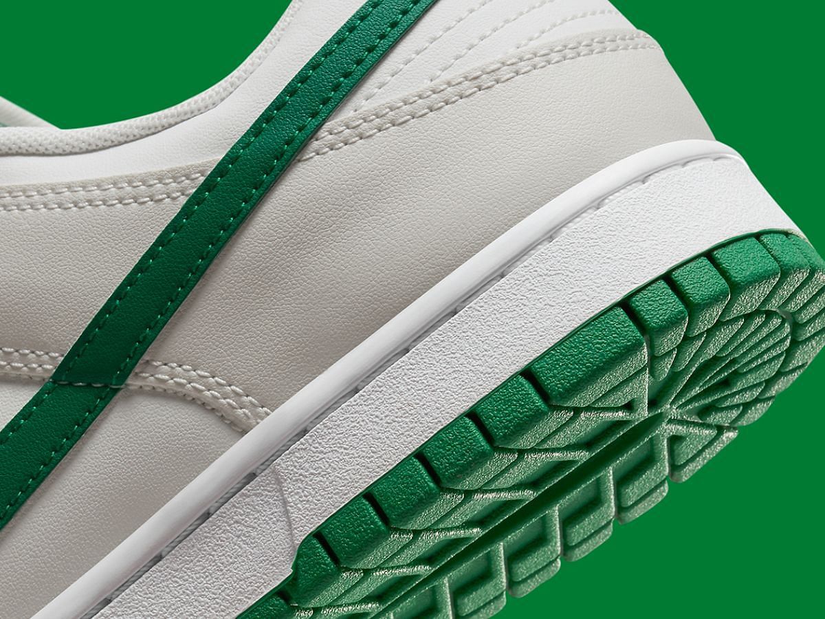 Nike Dunk Low &ldquo;Summit White/Malachite&rdquo; sole (Image via Sneaker News)