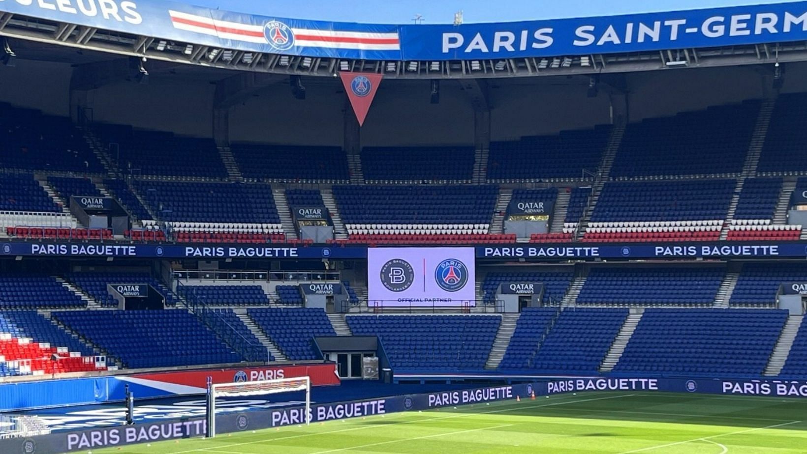 Parc Des Princes stadium branded by Paris Baguette. (PRNewsfoto/Paris Baguette)