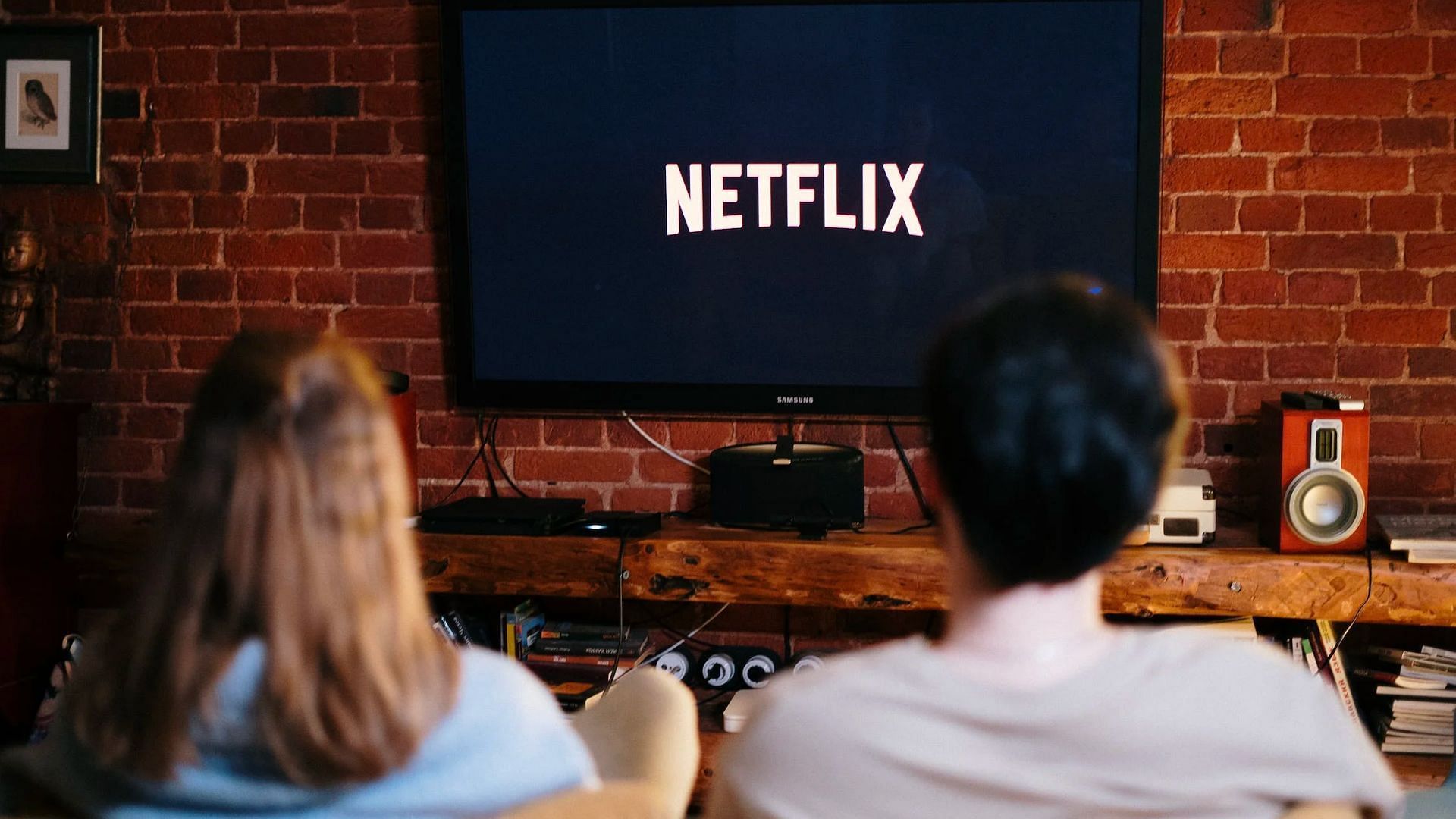 Read on to find out how to delete a Netflix account (Image via cottonbro studio on Pexels)