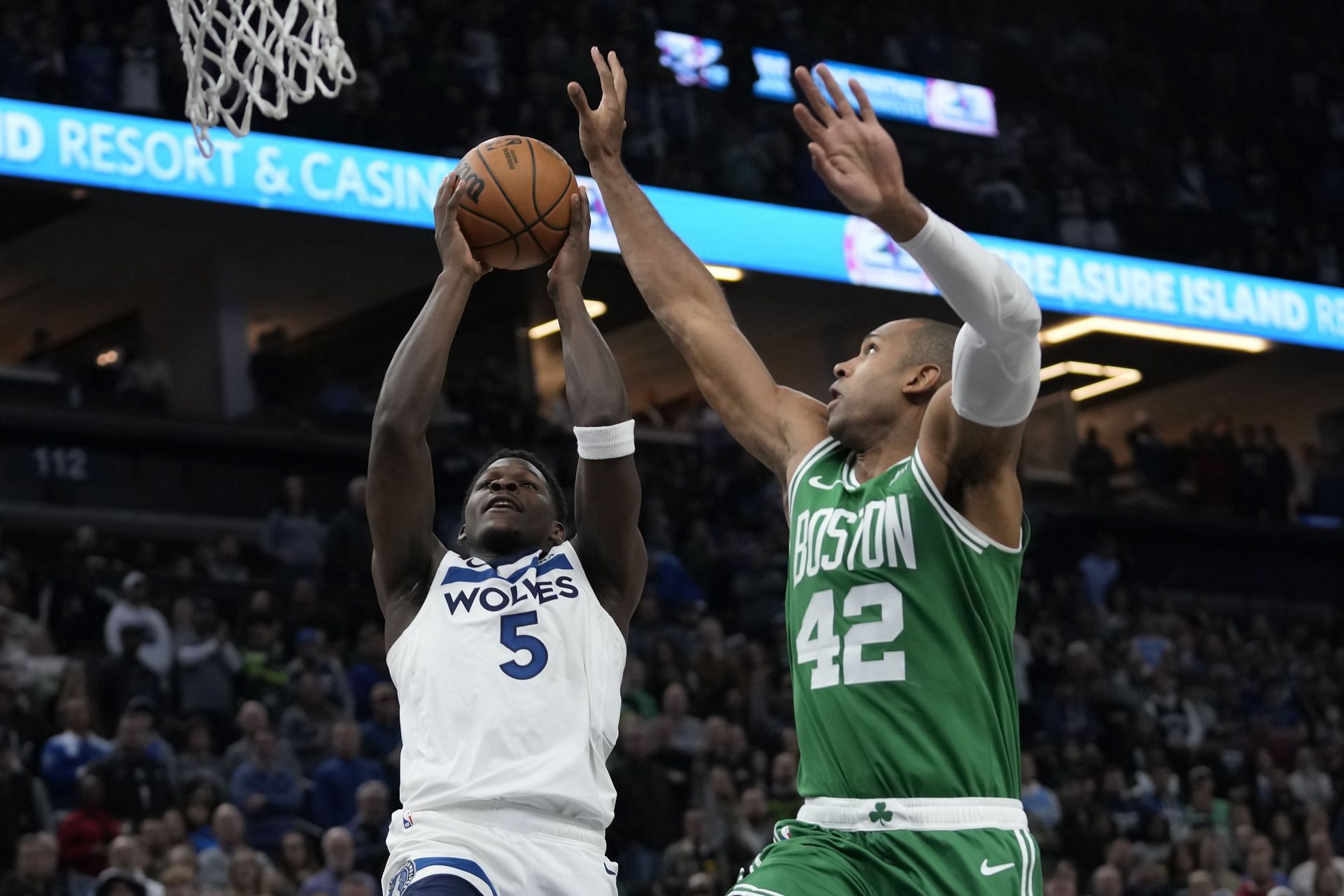 Al Horford (right) is in Year 17 in the NBA