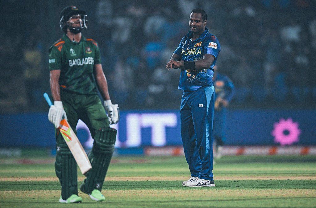 Angelo Mathews gives a send-off to Shakib al Hasan. (Credits: Getty)