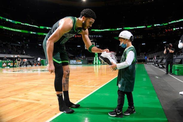 jayson tatum shoes last night