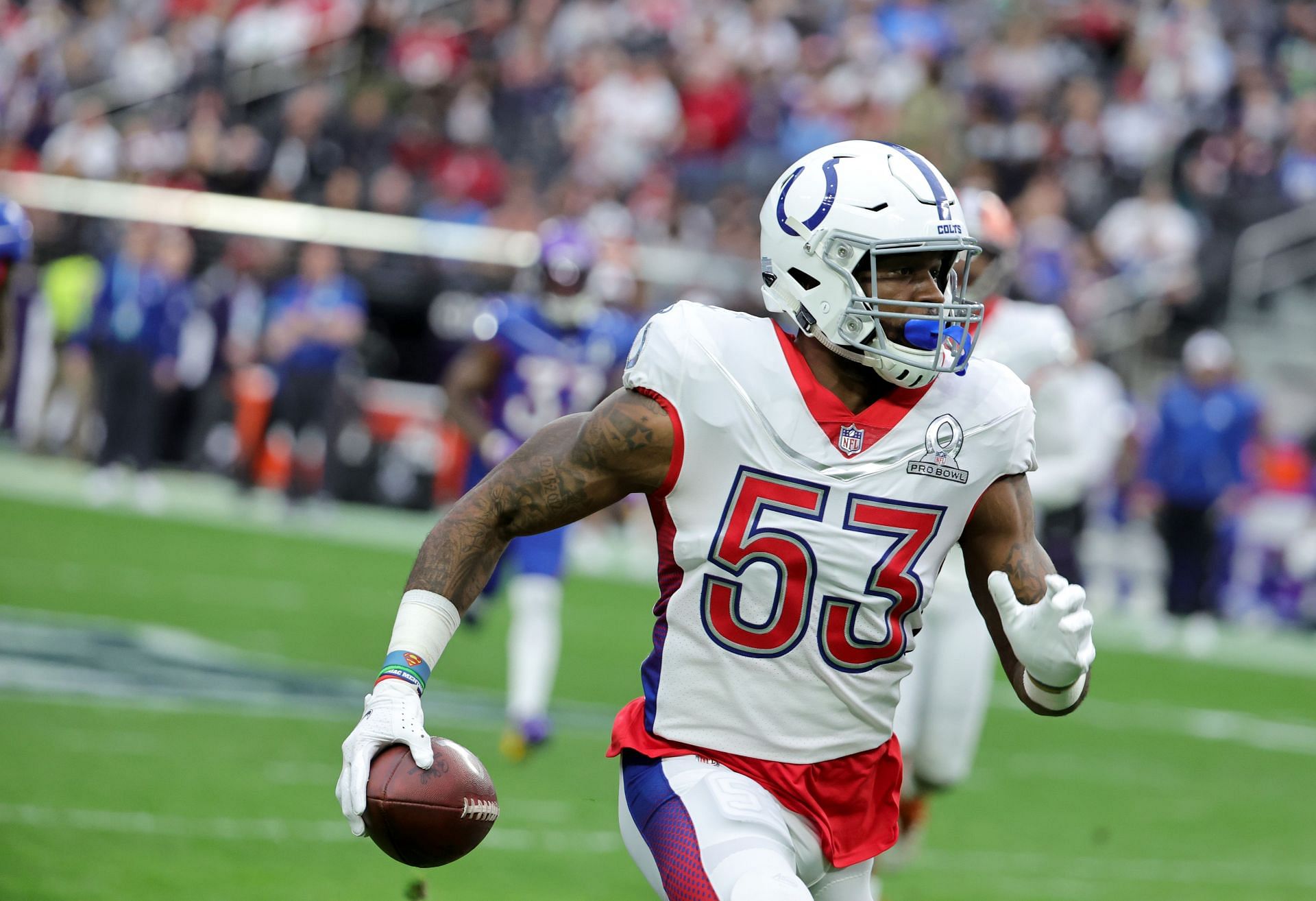 Leonard at the NFL Pro Bowl last season.