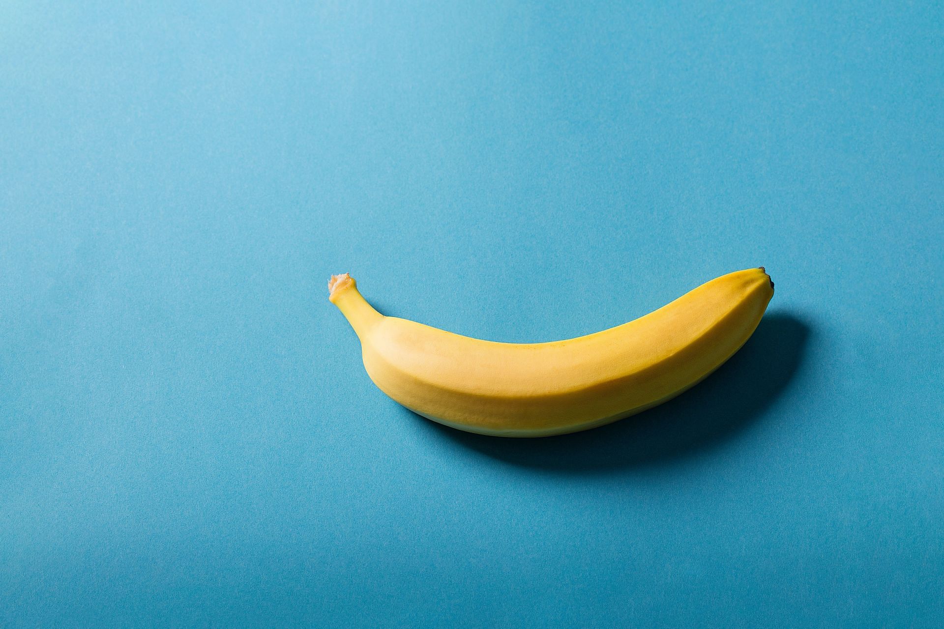Eating bananas daily (Image via Unsplash/Deon)