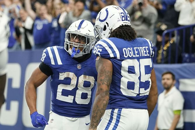 Fantasy Football Week 9 sleepers feat. Jonathan Taylor, Tank Dell, and Demario Douglas