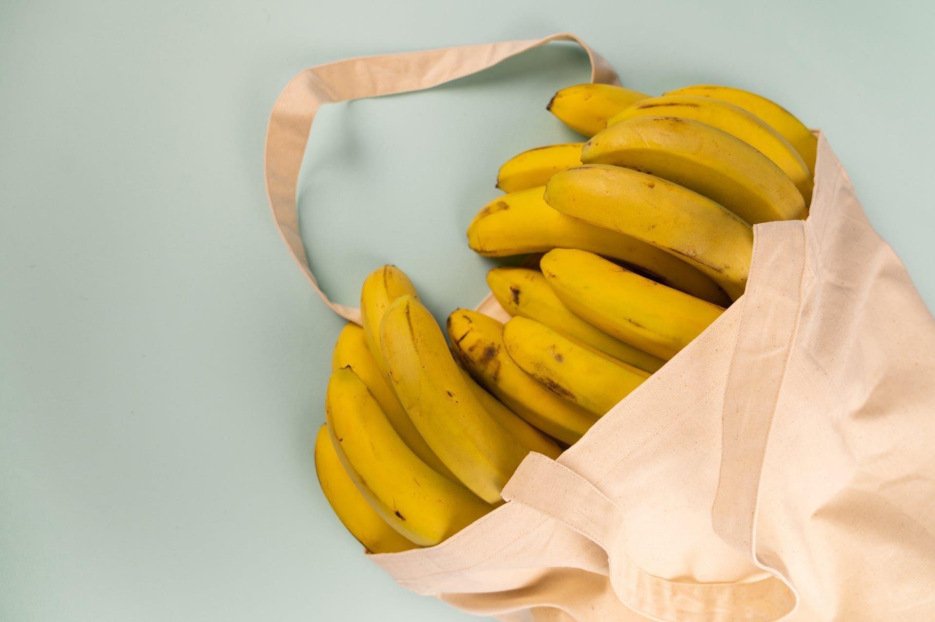 Over-ripe bananas are foods to avoid with PCOS. (Image via Pexels/SHVETS production)