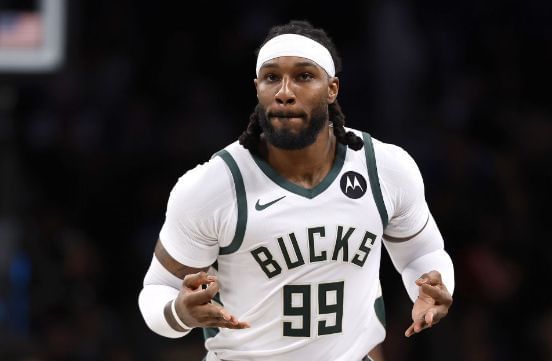 What team is Jae Crowder on?
