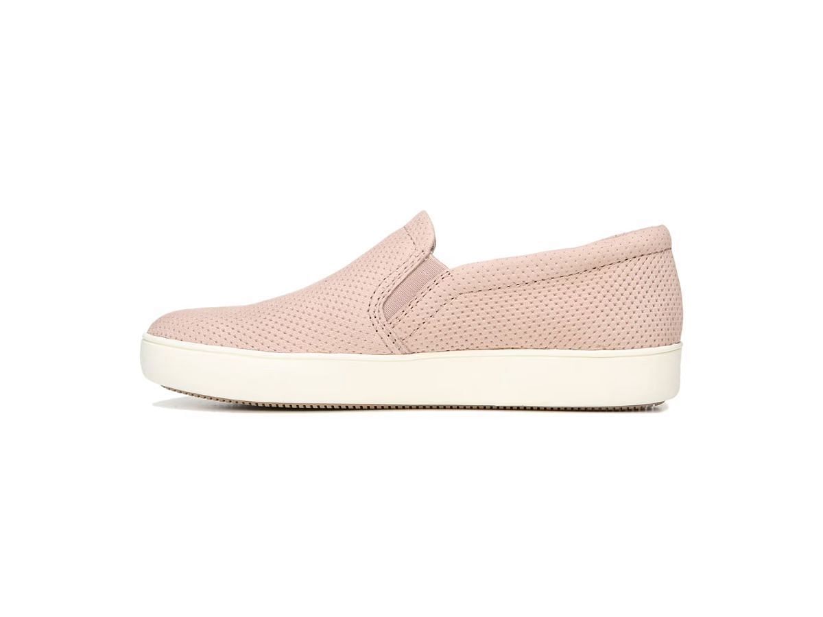 The Naturalizer &ldquo;Marianne&rdquo; slip-on sneakers (Image via Naturalizer)