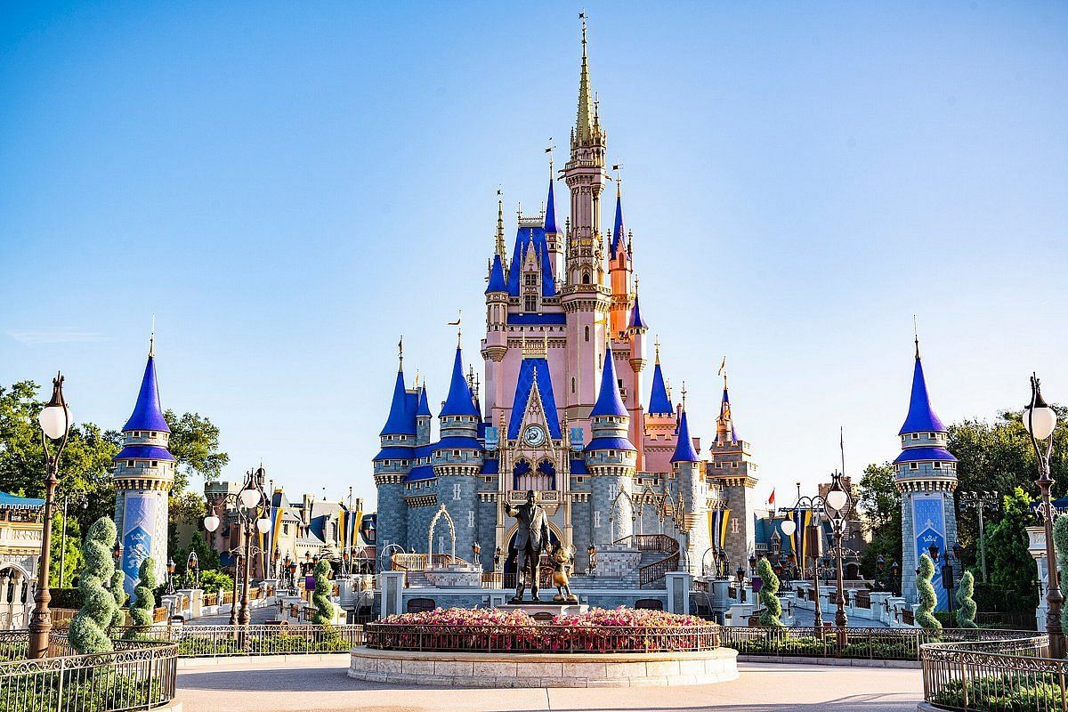 Fake news debunked: A website misreports about Disney permanently removing the iconic and popular Cinderella Castle. (Image via Disney World)