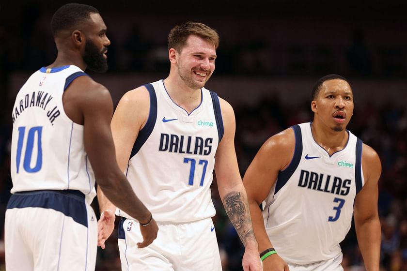 NBA champion Dallas Mavericks boast WWE Championship